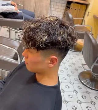 ショート カラー メンズ 渡邉 真也のヘアスタイル