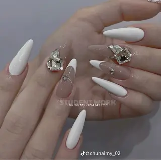 ネイル Dyo Nail_Royalのネイルデザイン