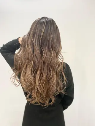 ロング カラー レイヤーカット 赤み消し　店長/大和のヘアスタイル