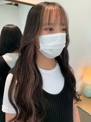 ロング カラー ブリーチカラーが人気 onnuのヘアスタイル