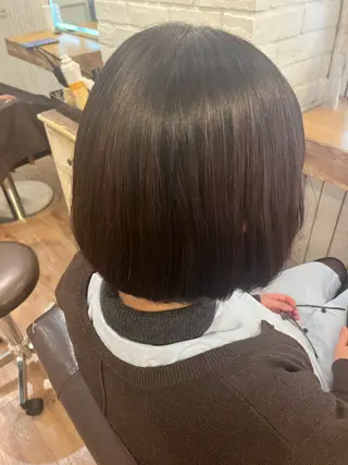 ショート アイ／推し活 ／透明感カラーのヘアスタイル