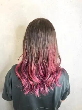ロング カラー ヘアアレンジ インナーカラー屋さん 🫧伊藤拓実のヘアスタイル