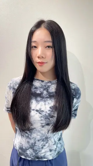 ロング カラー コトミ【メンズ】 【曲がる縮毛矯正】のヘアスタイル