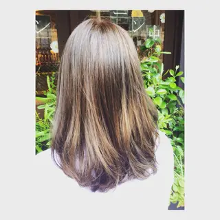 セミロング やまもと すぐるのヘアスタイル