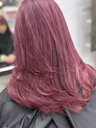 カラー 長谷川 愛花のヘアスタイル