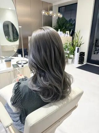 ロング カラー 透明感カラー🌿 グレージュ🐺陽介のヘアスタイル