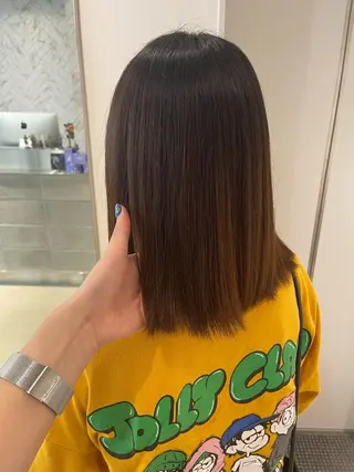 ミディアム 店長 MANAMI 艶カラー／骨格ボブのヘアスタイル
