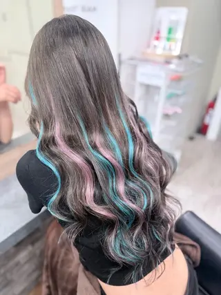 ロング カラー RIEブリーチ& エクステ特化型のヘアスタイル