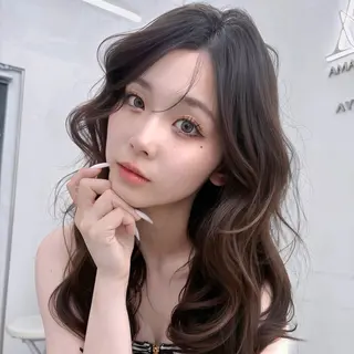 ロング ヘアアレンジ 渡邉佑花/艶カラー /韓国巻きのヘアスタイル