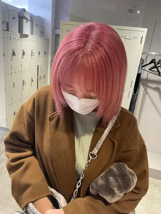 セミロング カラー 抜け感レイヤー︴ ニュアンスカラーのヘアスタイル