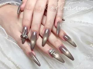 ネイル Easenネイル (長さ出し専門)のネイルデザイン