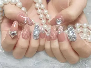 ネイル 🦋 Queenieのネイルデザイン