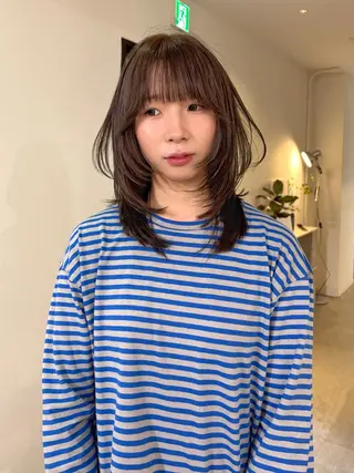 ミディアム カラー mizuki/ピンク ベージュ.レイヤーのヘアスタイル