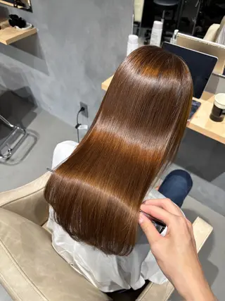 ロング ブリーチ縮毛矯正/ 複雑履歴🉑/タイチのヘアスタイル