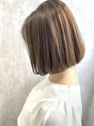 ショート カラー Zina福岡天神🪞 髪質改善🪞レイヤーのヘアスタイル