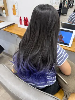 ロング ちほ/顔周りレイヤー /ベージュカラーのヘアスタイル