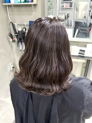 ミディアム 佐伯 桃のヘアスタイル