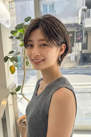 ショート tre.甲子園口店/ レイヤーカットのヘアスタイル