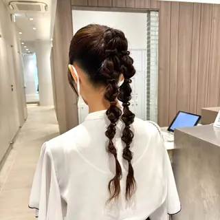 セミロング ヘアアレンジ 久力琴音''透明感 カラー''アレンジのヘアスタイル