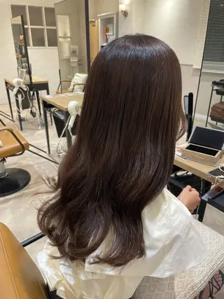 ロング カラー 透明感カラー 🩶🩵🩷AIRIのヘアスタイル