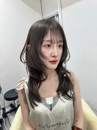 ロング カラー 韓国風レイヤーカラー ライムのヘアスタイル