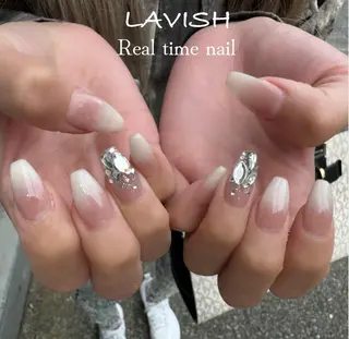 ネイル LAVISH 大和店 emi・:*+のネイルデザイン