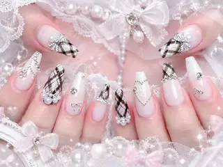 ネイル 🎀Reina🎀 長さ出し新宿のネイルデザイン
