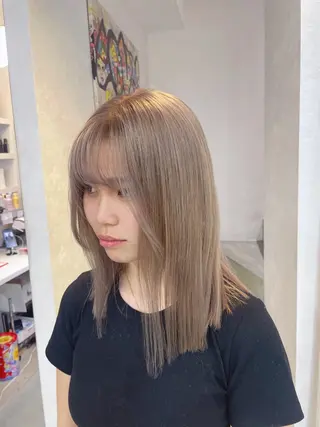 カラー Mii. 内田萌々のヘアスタイル