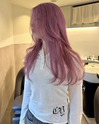 セミロング カラー RAIMA ケアハイトーンのヘアスタイル