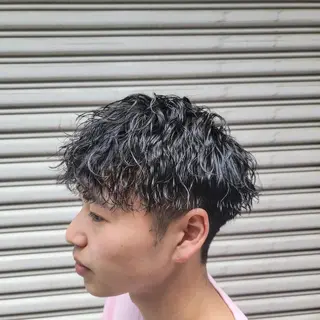 メンズ 特殊パーマ 片山恭兵のヘアスタイル
