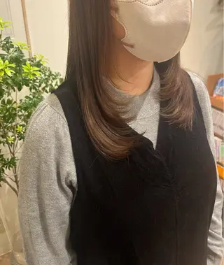 セミロング 伊藤 杏乃のヘアスタイル