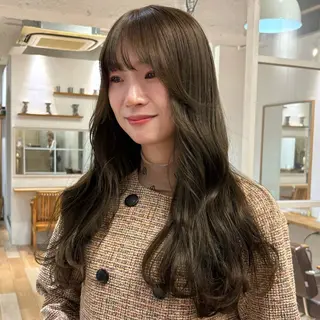 ロング 盛れる透明感カラー momokaのヘアスタイル
