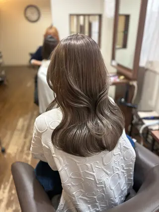 ロング 三浦 萌佳のヘアスタイル
