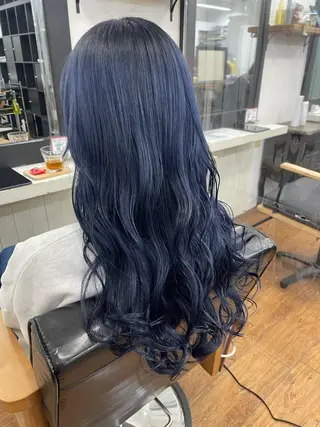 ロング カラー 青木 優歩のヘアスタイル