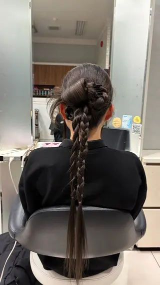 ロング ヘアセット/艶カラー emi🍒のヘアスタイル