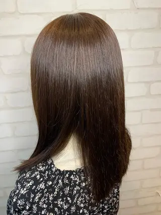 セミロング カラー 秋葉 万柚子のヘアスタイル
