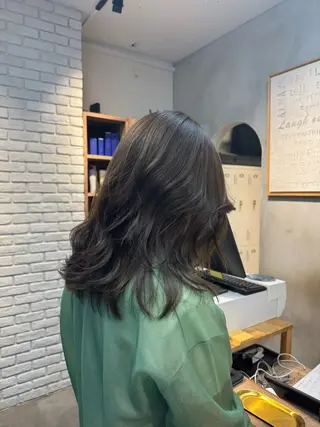 セミロング カラー 暖色カラー🤎Red Neo meiのヘアスタイル