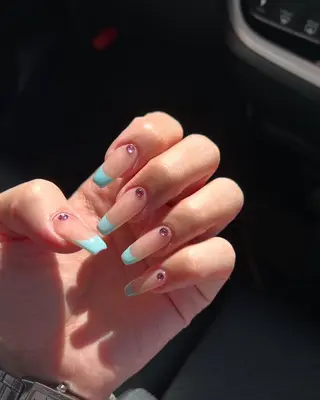 ネイル シンプルネイル🦋 🤍KAYAのネイルデザイン