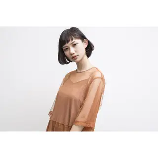 ミディアム レイヤーカット ベージュカラー/小島のヘアスタイル