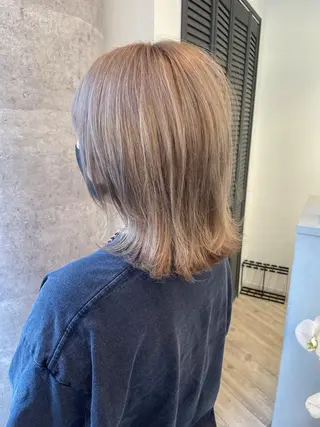 ミディアム Loob.TOKYO MIYA🌈のヘアスタイル