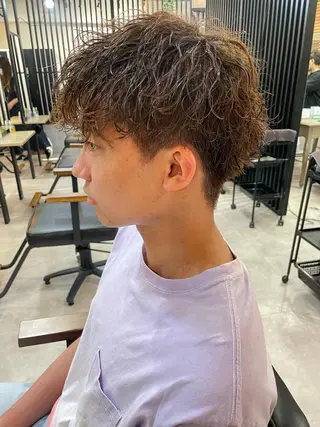 ショート パーマ メンズ 勝毛 広貴のヘアスタイル