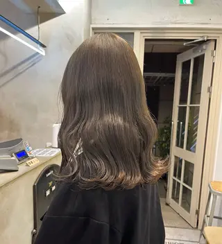 ミディアム カラー オリーブ/縮毛♡ Natsuno🩰のヘアスタイル