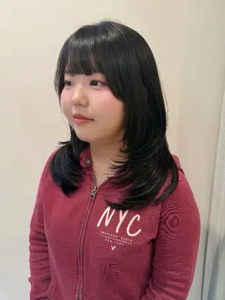 ミディアム 小顔レイヤー/ ベージュ🤍Rieのヘアスタイル