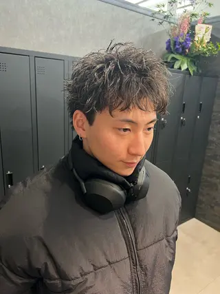 ショート スパイキーの鬼 ヒロムのヘアスタイル