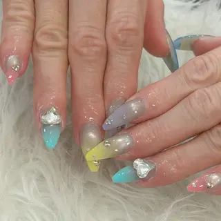 ネイル LAVISH nanamiのネイルデザイン