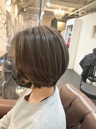 ショート カラー 西宮ハイトーンカラー ひらり💜のヘアスタイル
