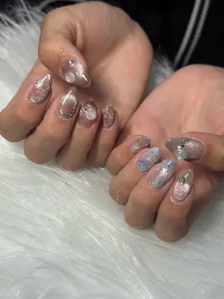 ネイル LAVISH 大和店 emi・:*+のネイルデザイン