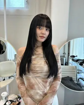 ロング 髪質改善*韓国レイヤ ーカット🫧🪽衣愛のヘアスタイル