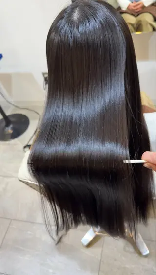 ロング 齋藤 里紗のヘアスタイル