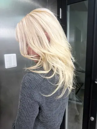 セミロング カラー シールエクステ特化 ハイトーン、NANAのヘアスタイル